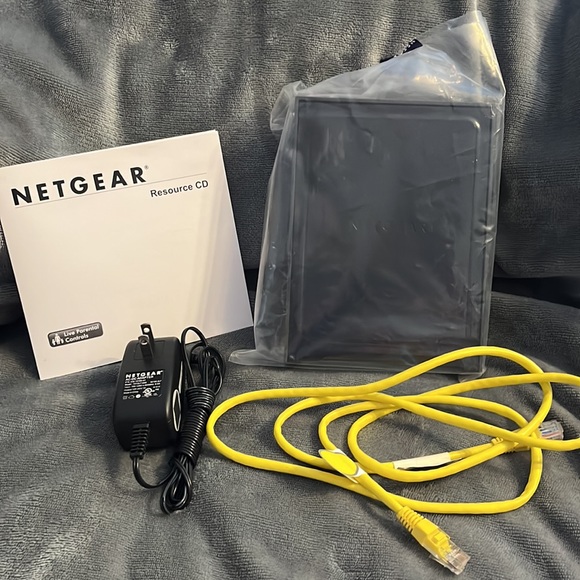 Netgear N300 Wireless Router - Picture 3 of 6